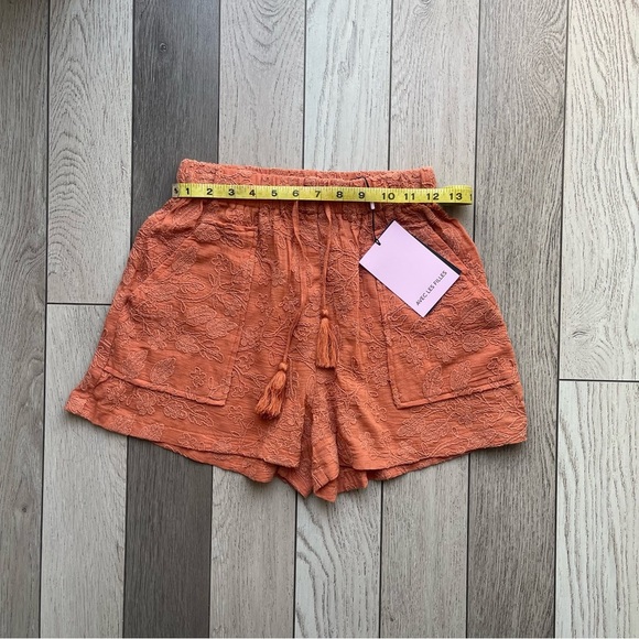 Avec Les Filles Orange Cargo Shorts Relaxed Fit - Picture 5 of 6